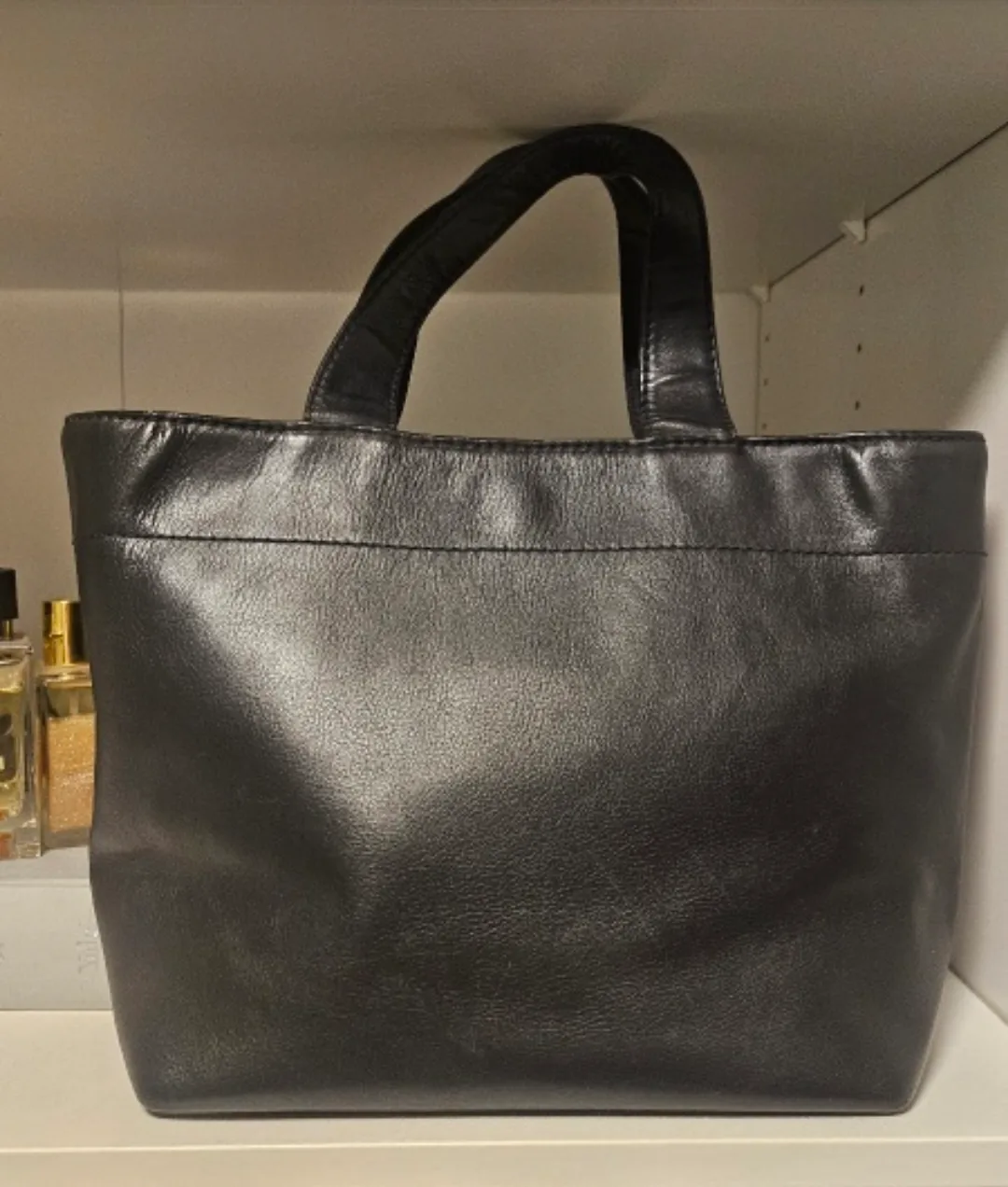 Chanel Calfskin Tote image indicator(2)