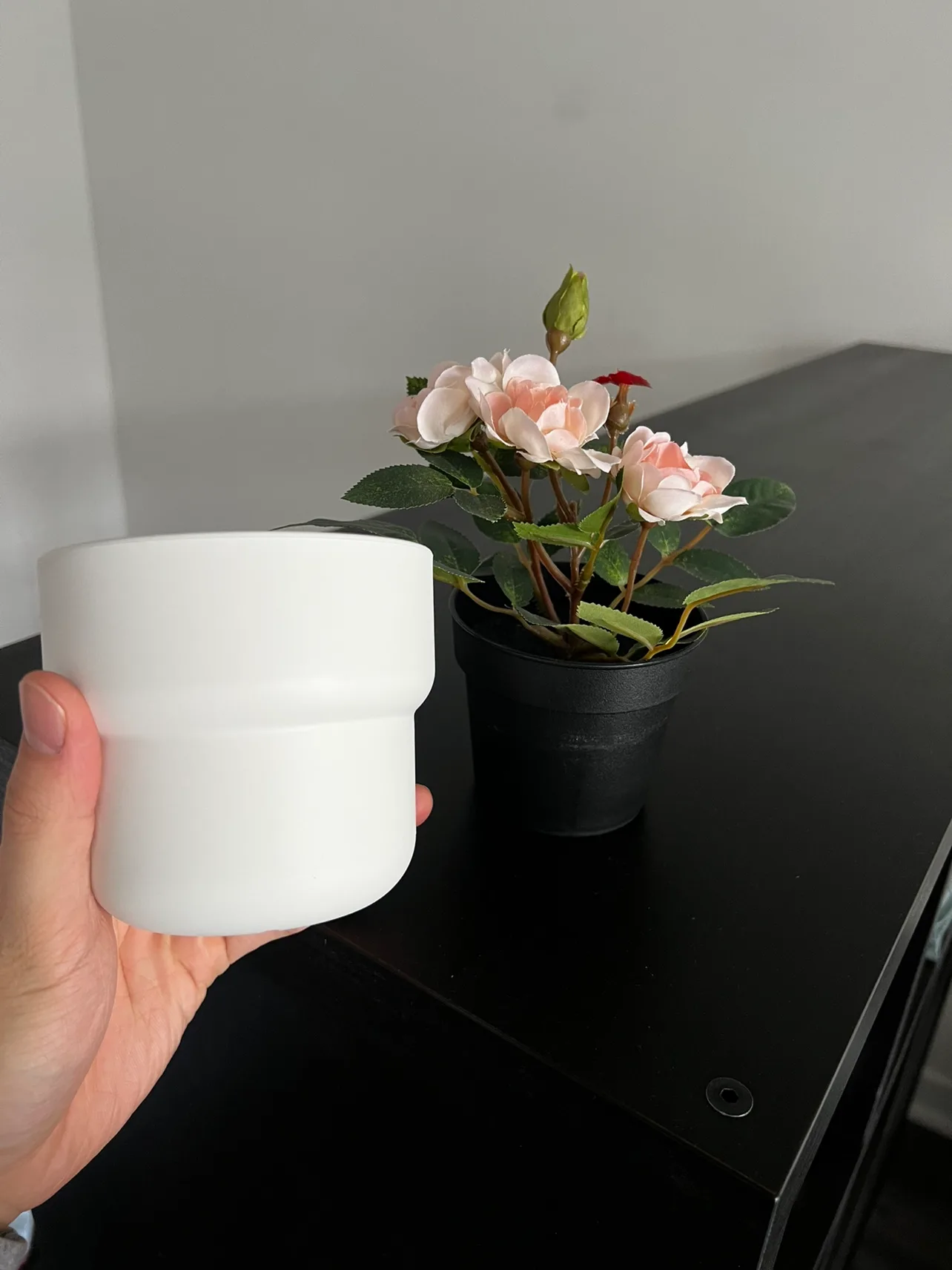 Potted artificial flower 4/5 image indicator(3)