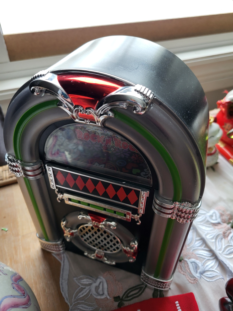 Vintage-Style Rock n Roll Jukebox