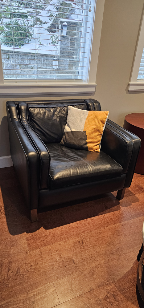 Black Leather Armchair - photo 2