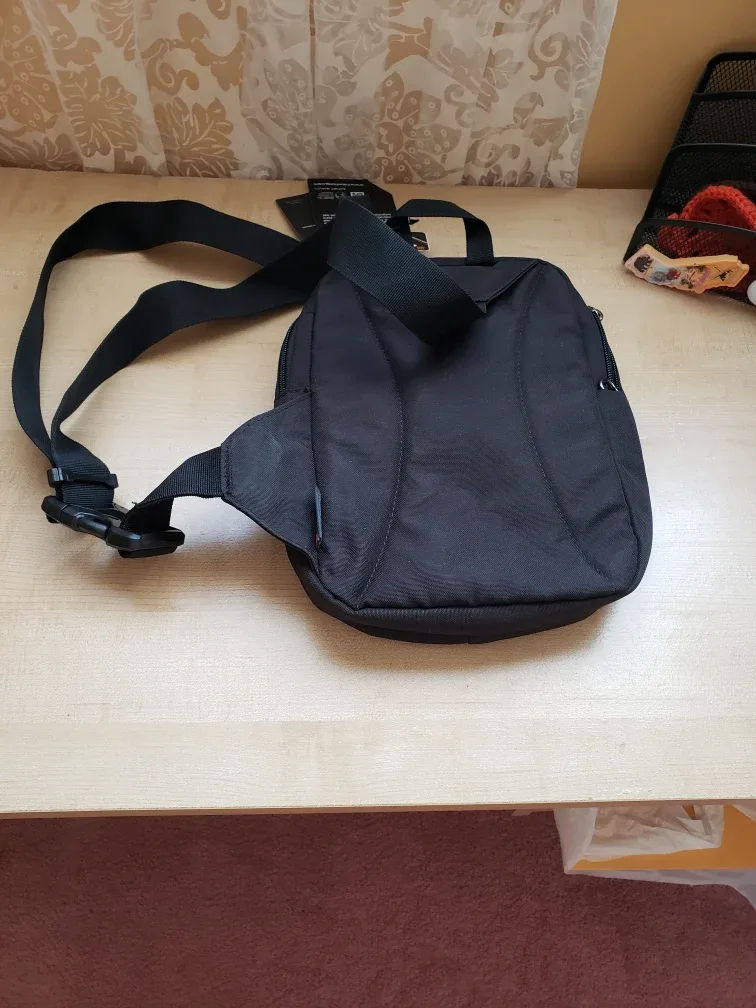 Hawk Unisex Black Sling Bag image indicator(2)