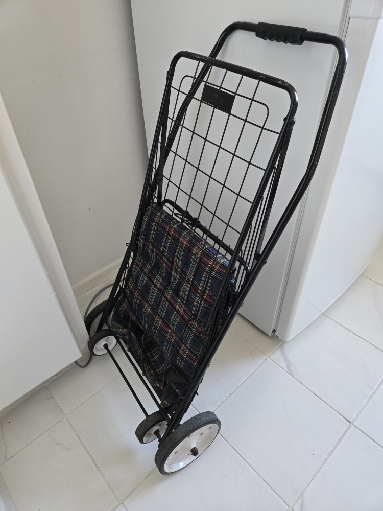 ##freecycle Foldable Shopping Cart with Padded Seat