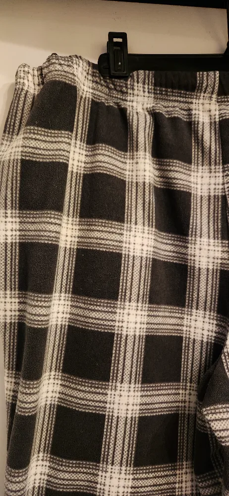 Men's Fleece Plaid Pajama Bottoms image indicator(7)