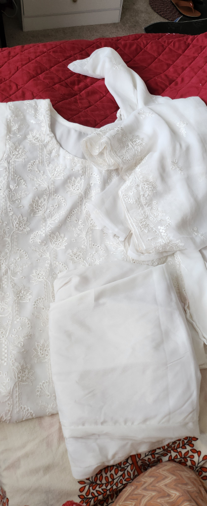 White embroidered cotton kurta with pants and dupatta - photo 3