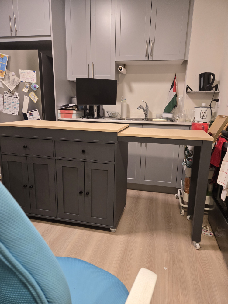 Kitchen Island with Storage and Expandable Countertop