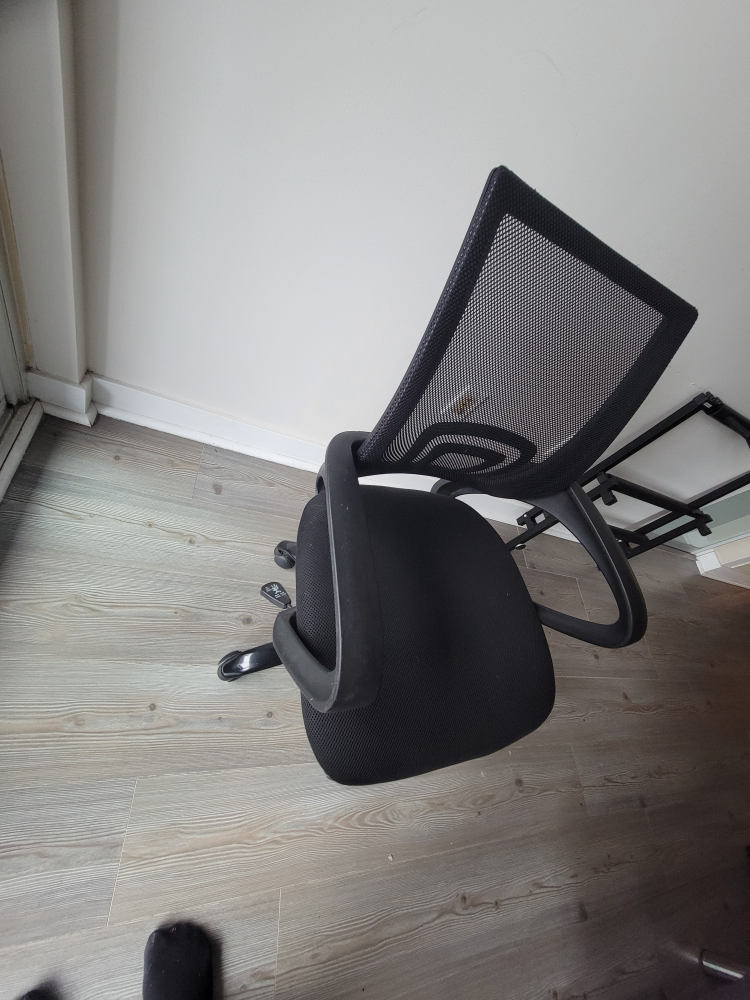 Black Mesh Swivel Office Chair - photo 4