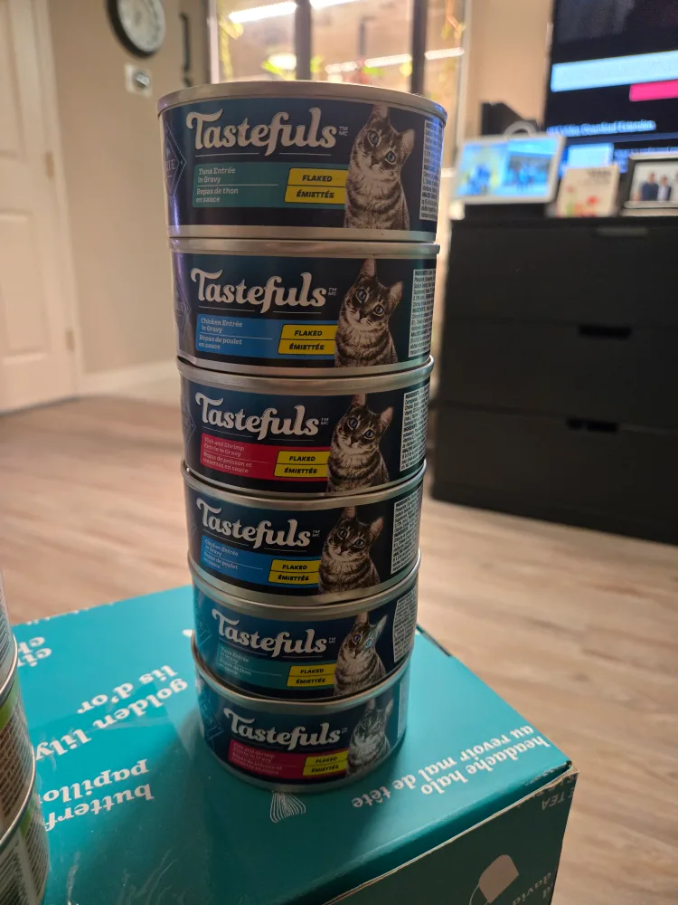 Bulk Cat Food - Blue Tastefuls & Friskies Pate thumbnail