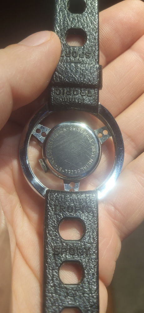 Vintage Cadillac Wristwatch (for parts or collectors) - photo 2