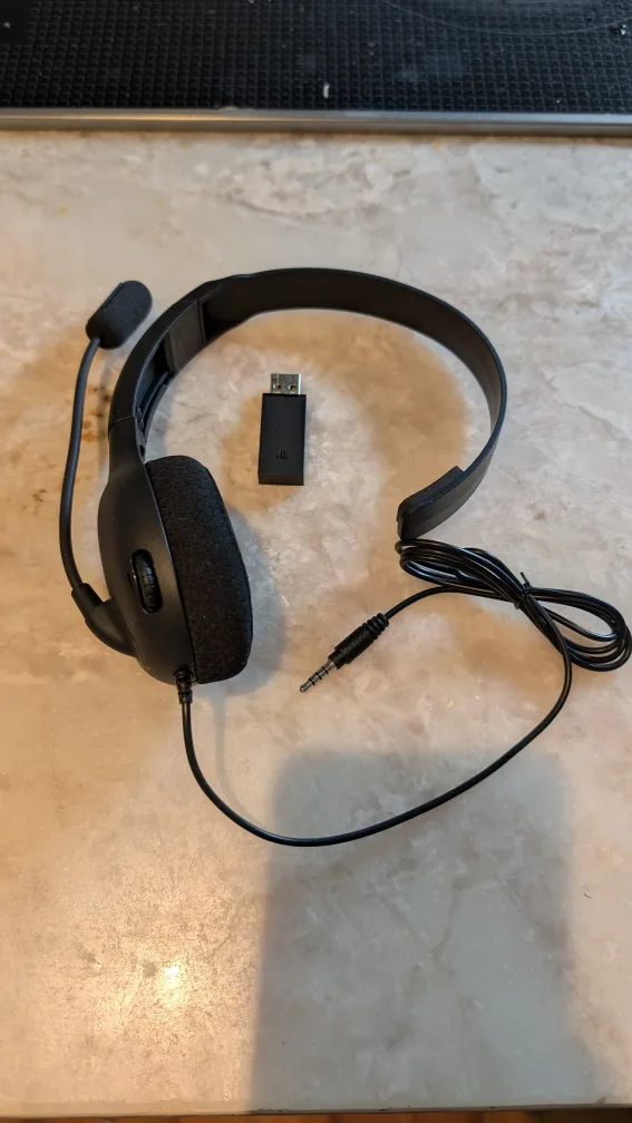 PS4 Slim 500GB Console Bundle - Games, Controllers, Headset image indicator(5)