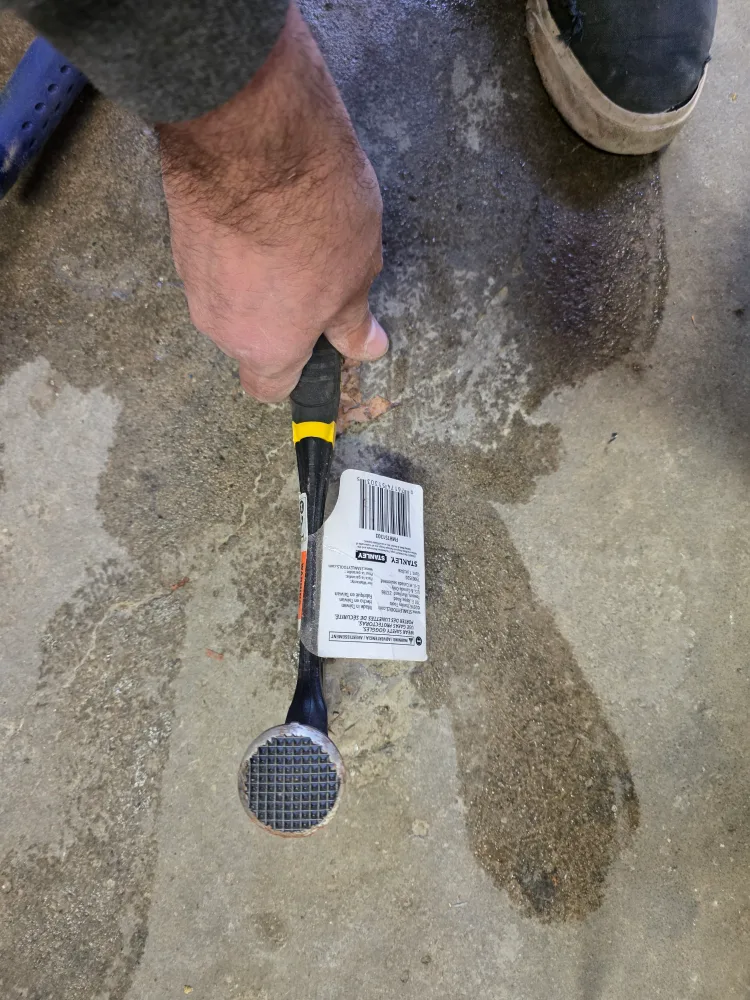 Stanley 17 oz. Hammer image indicator(2)