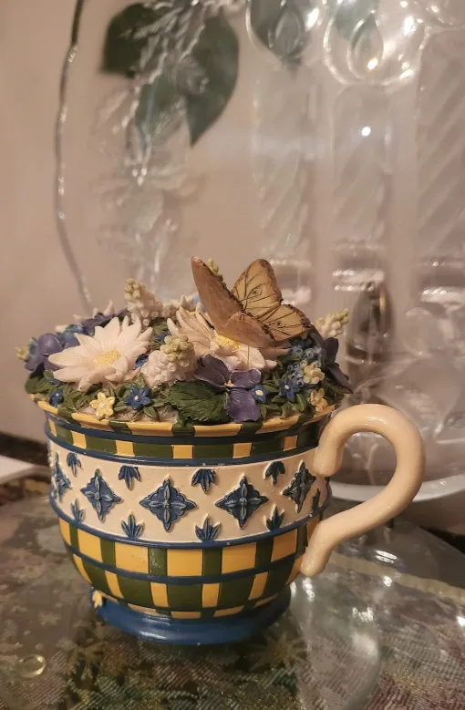 Floral Teacup Trinket Box with Butterfly image indicator(2)