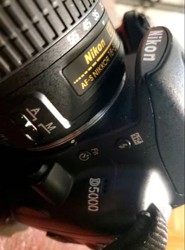 Nikon D5000 DSLR Camera with 18-55mm Lens image indicator(3)