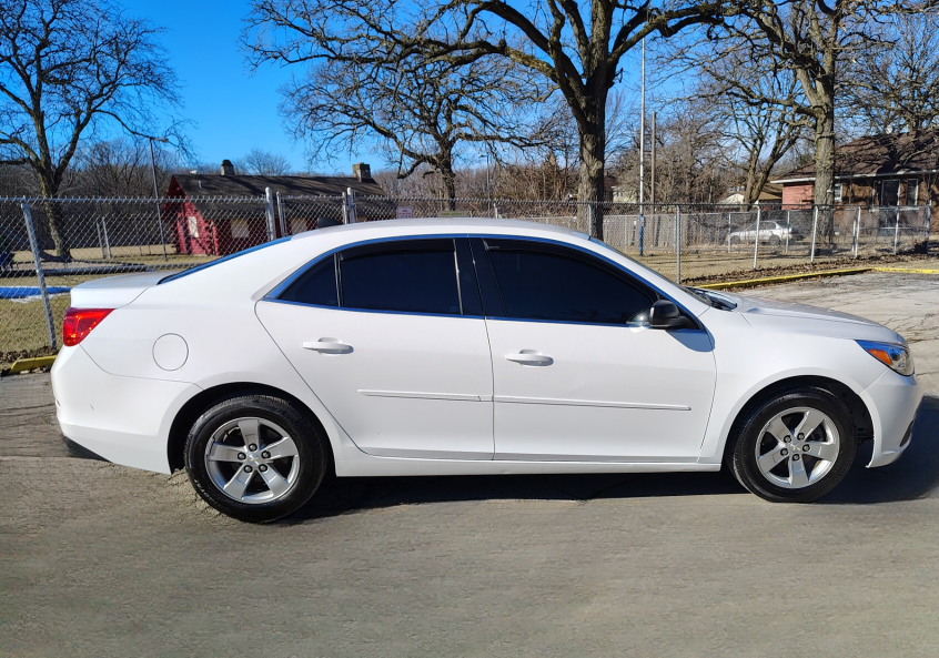 2013 Chevy Malibu - photo 2