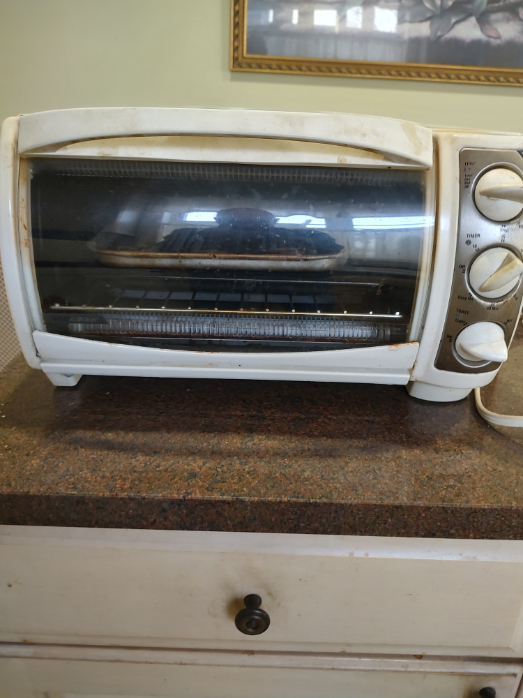 Used Black and Decker toaster oven