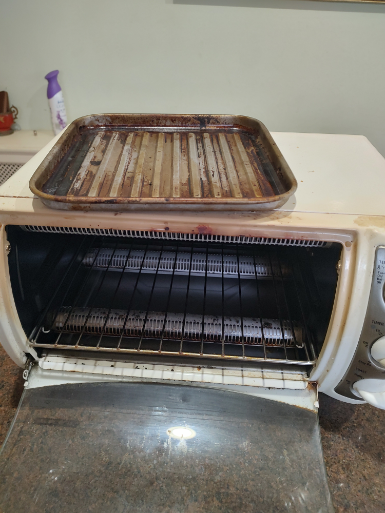 Used Black and Decker toaster oven - photo 3