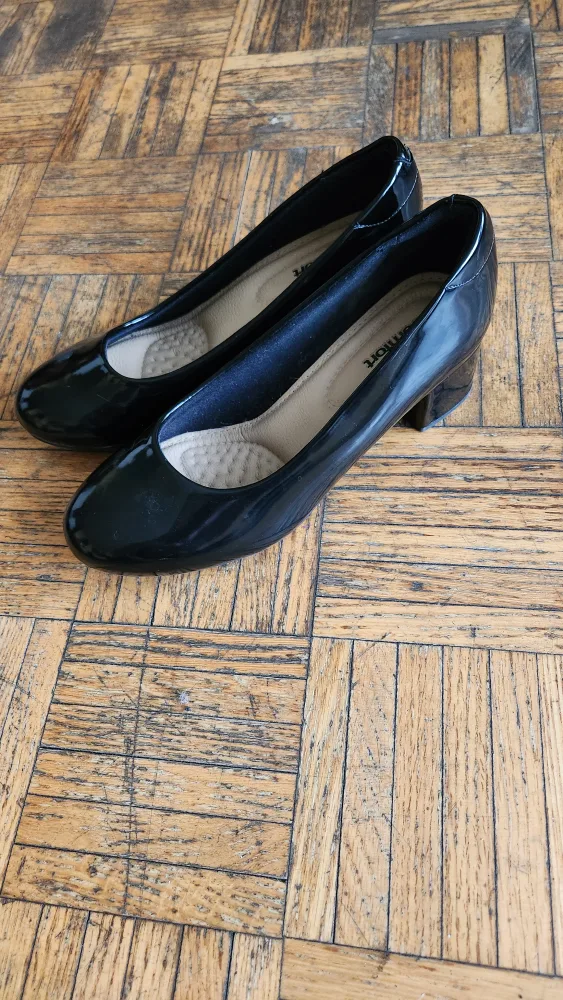 Women's Black classic Block Heel shoes(Pumps) - Size 6 thumbnail