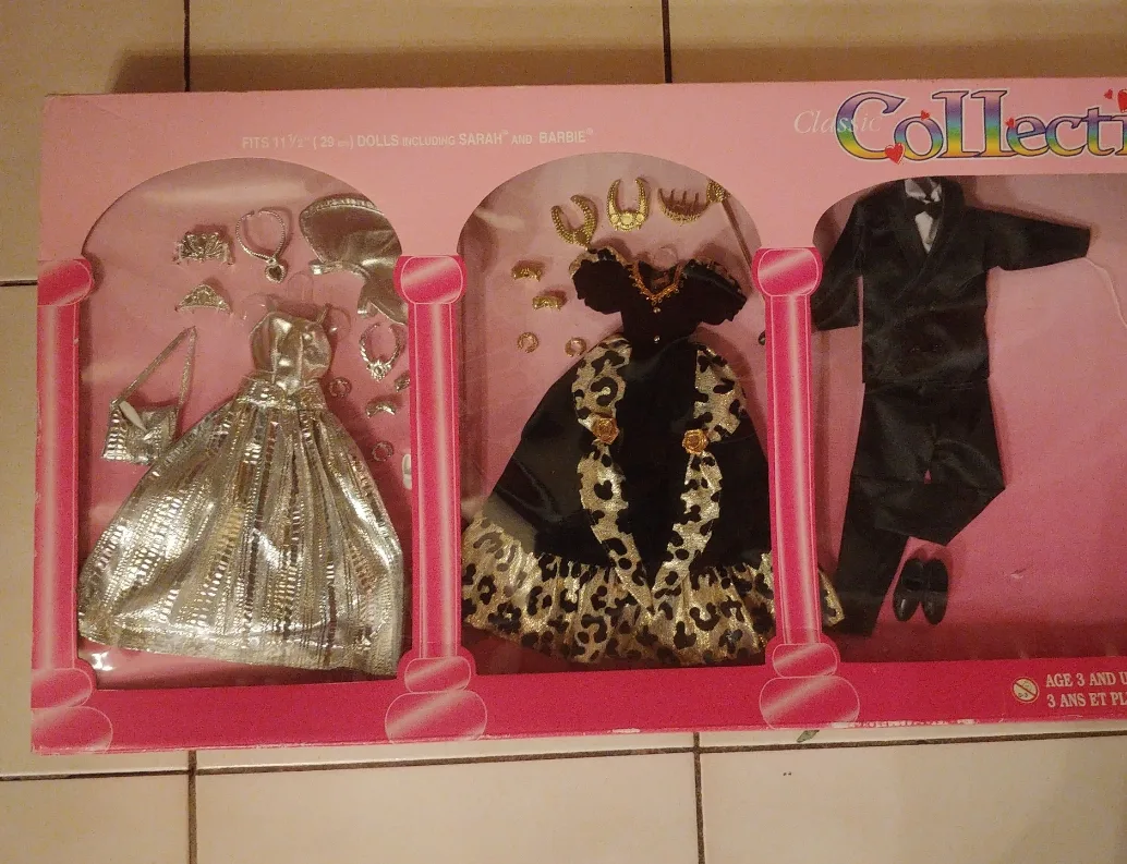 Beautiful Vintage Barbie Gowns image indicator(3)