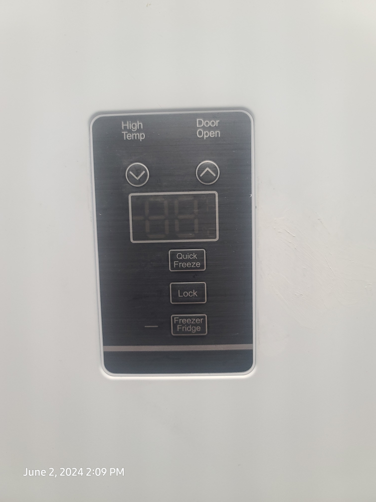 Midea Upright Freezer - photo 3