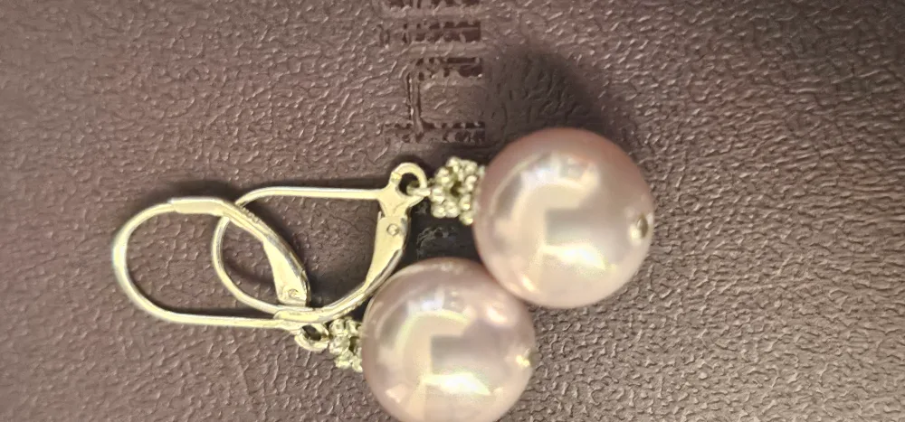 Pearl Earrings image indicator(2)