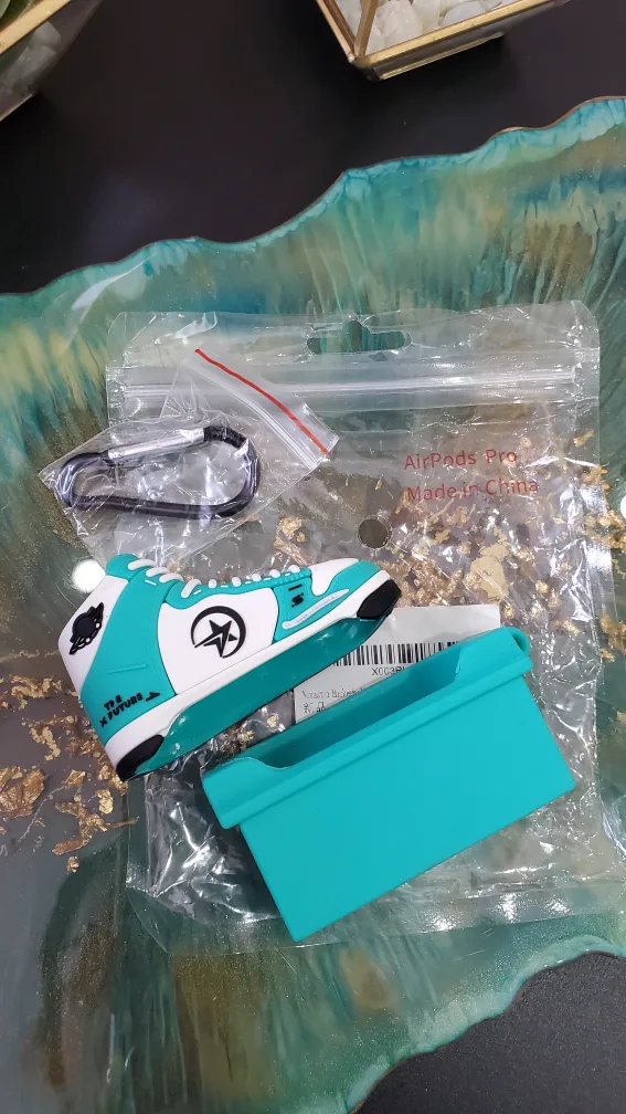 NOVASTAR AirPods Pro 2 Sneaker Case image indicator(2)