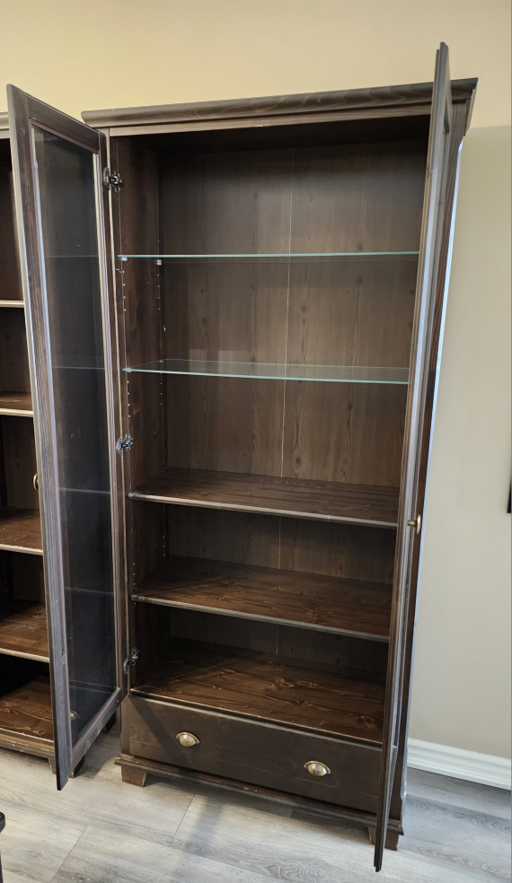 Cabinet with glass doors - photo 2