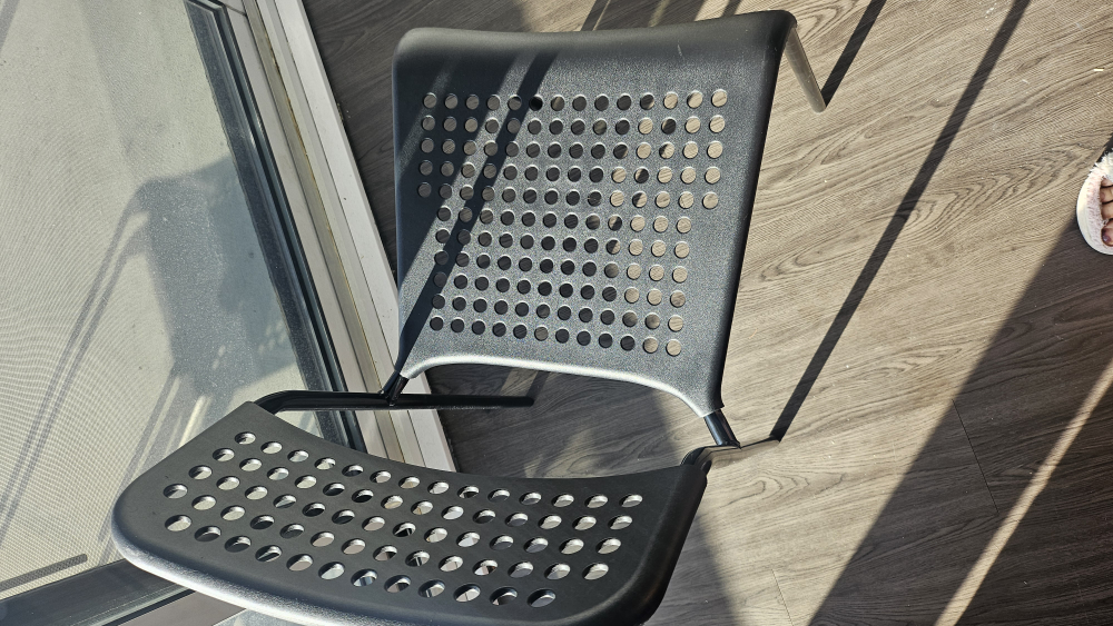 4 plastic chair - photo 3