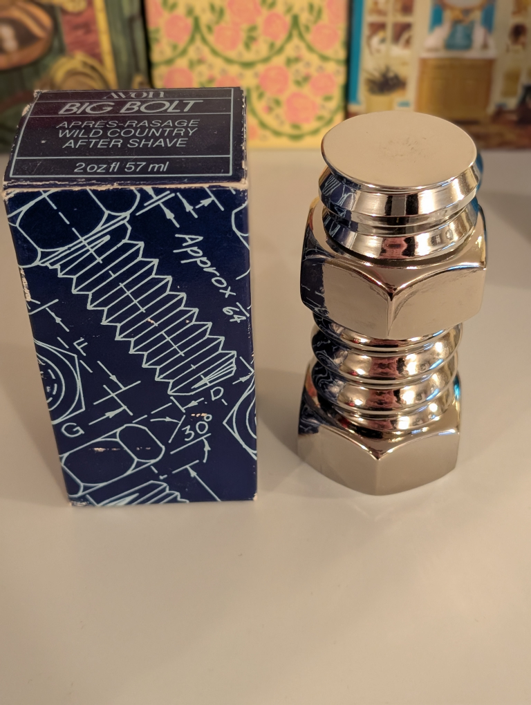 Vintage Avon Collectible Perfume & Soap Set - photo 2