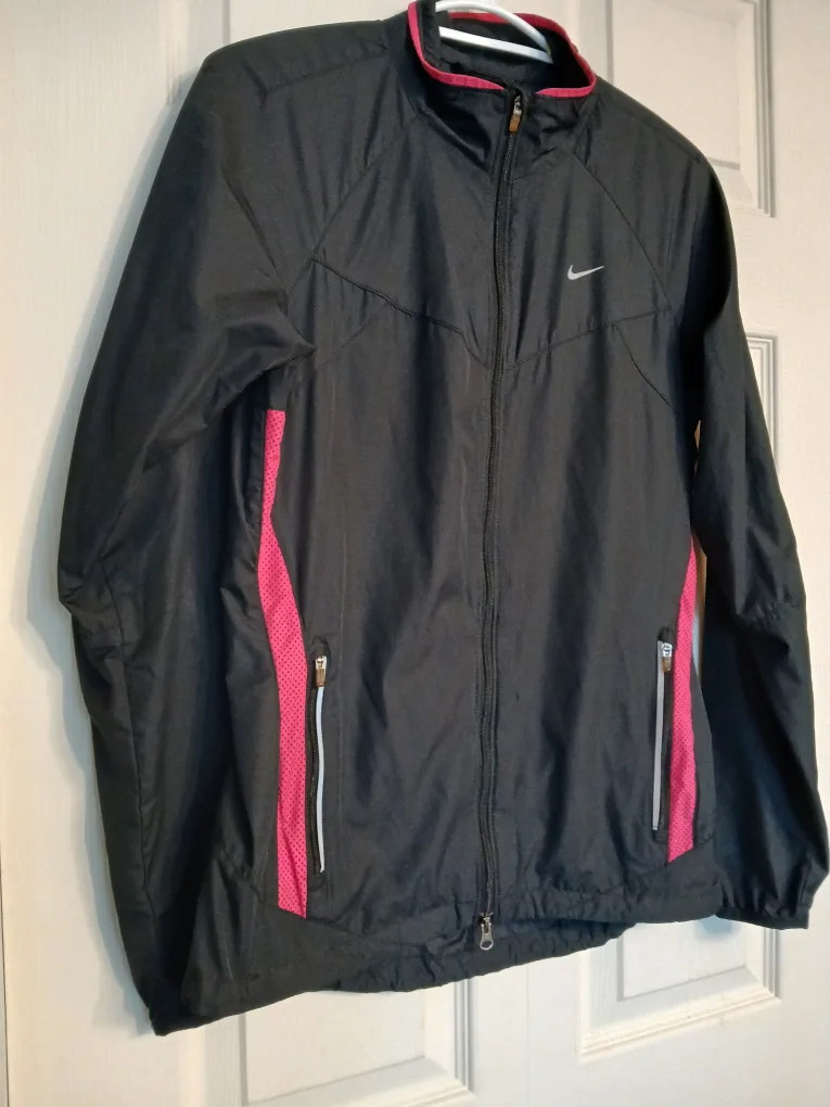 NIKE black and pink windbreaker / workout jacket, size small (S) image indicator(2)