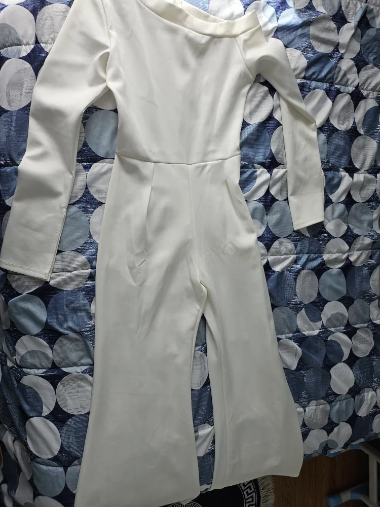White Off-the-Shoulder Long-Sleeve Jumpsuit - Size M image indicator(4)