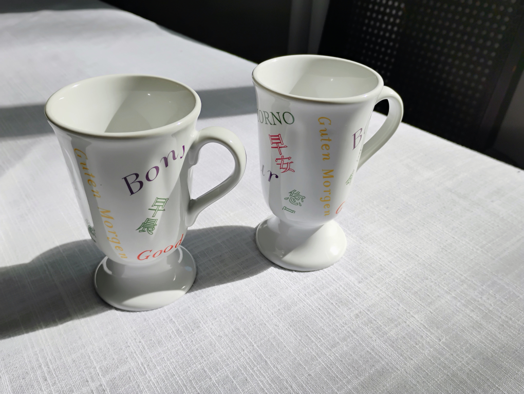 Pair of Pedestal Mugs - Bonjour, Guten Morgen