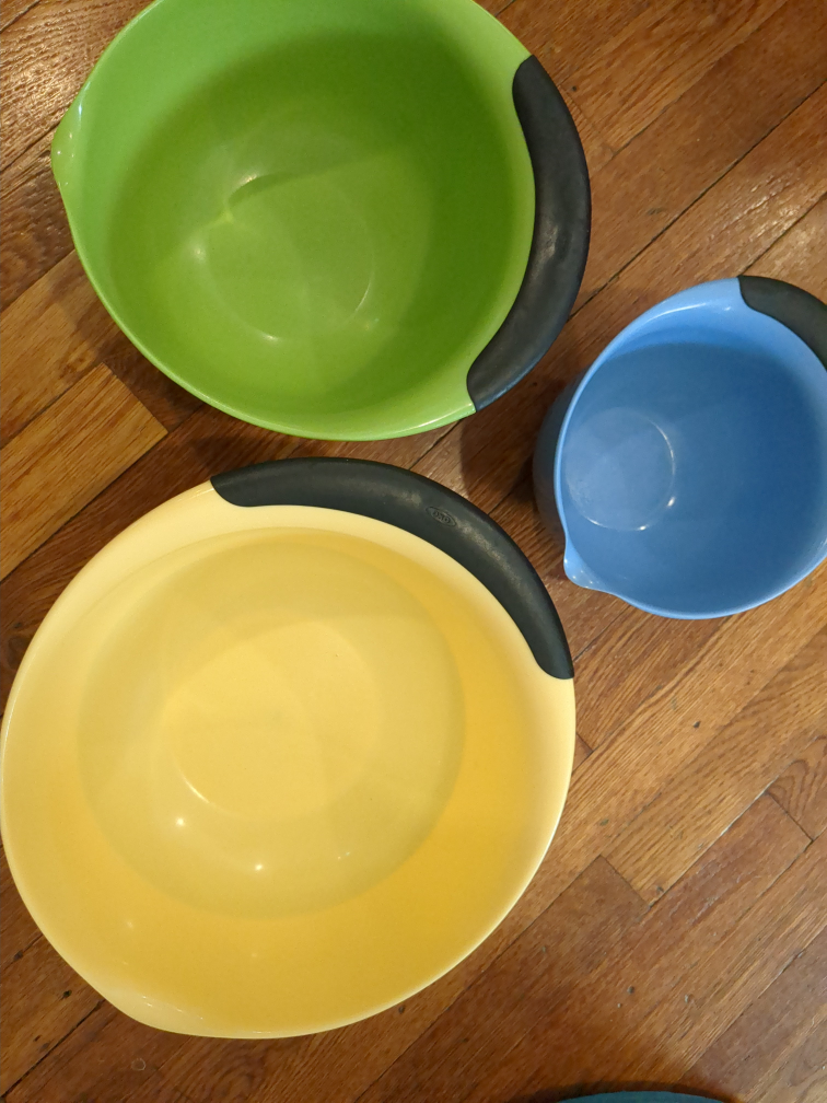 Three Colorful Mixing Bowls OXO #freecycle