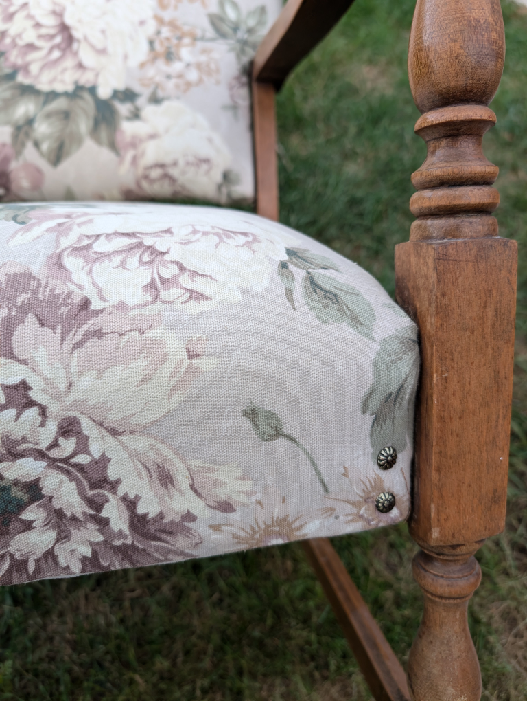Vintage Floral Armchair Solid Wood and Padded Seat 🧡 - photo 4