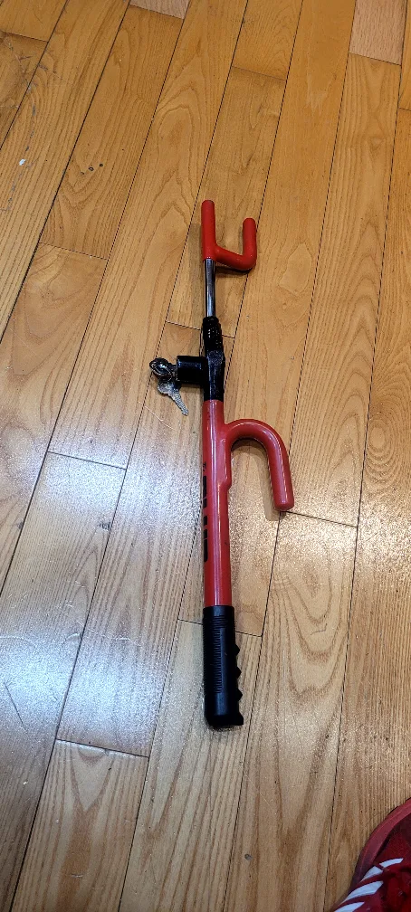 The Club Steering Wheel Lock image indicator(6)