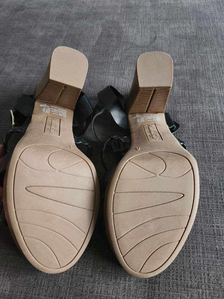 American Eagle Sandals/ heels - photo 3