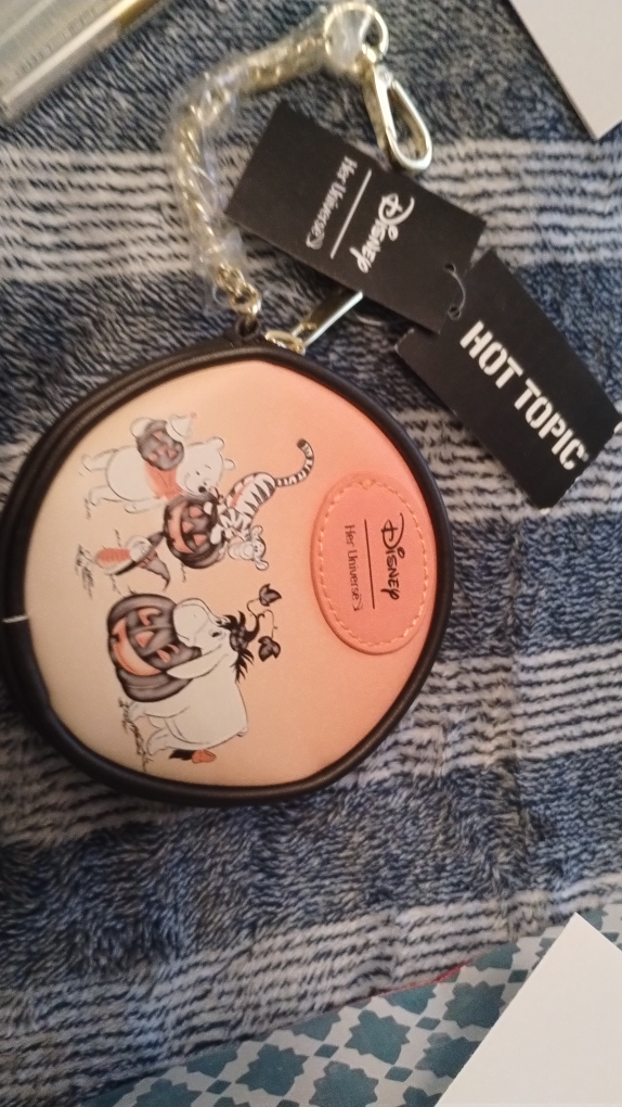 Disney Her Universe Halloween Winnie the Pooh Coin