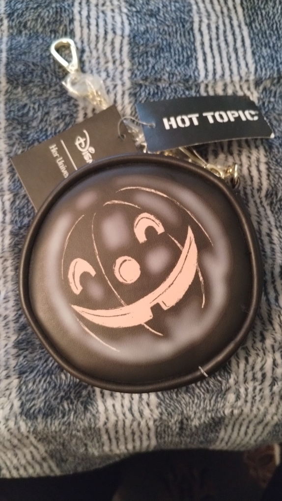 Disney Her Universe Halloween Winnie the Pooh Coin - photo 2