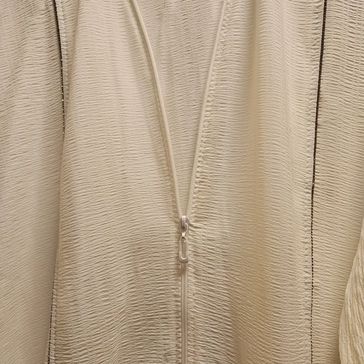 Elegant Off-White Zippered Kaftan image indicator(3)