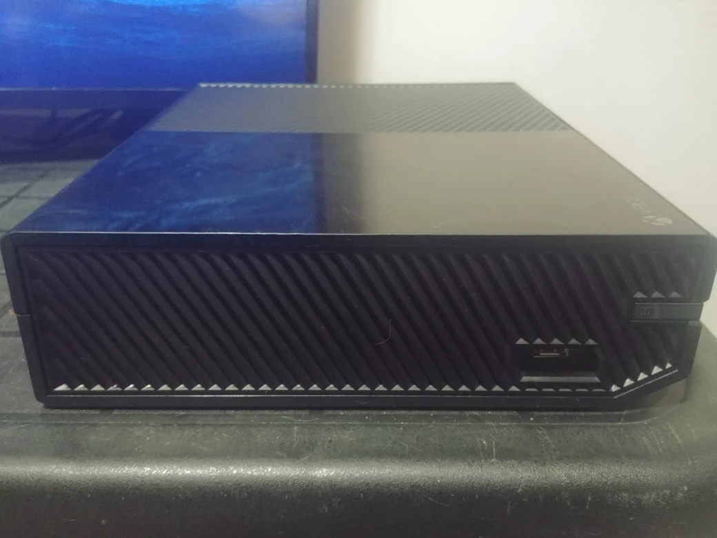 500gb Xbox one with all cords - photo 5