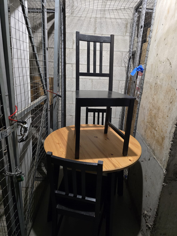 IKEA STEFAN Round Dining Table and 3 Chairs - photo 2