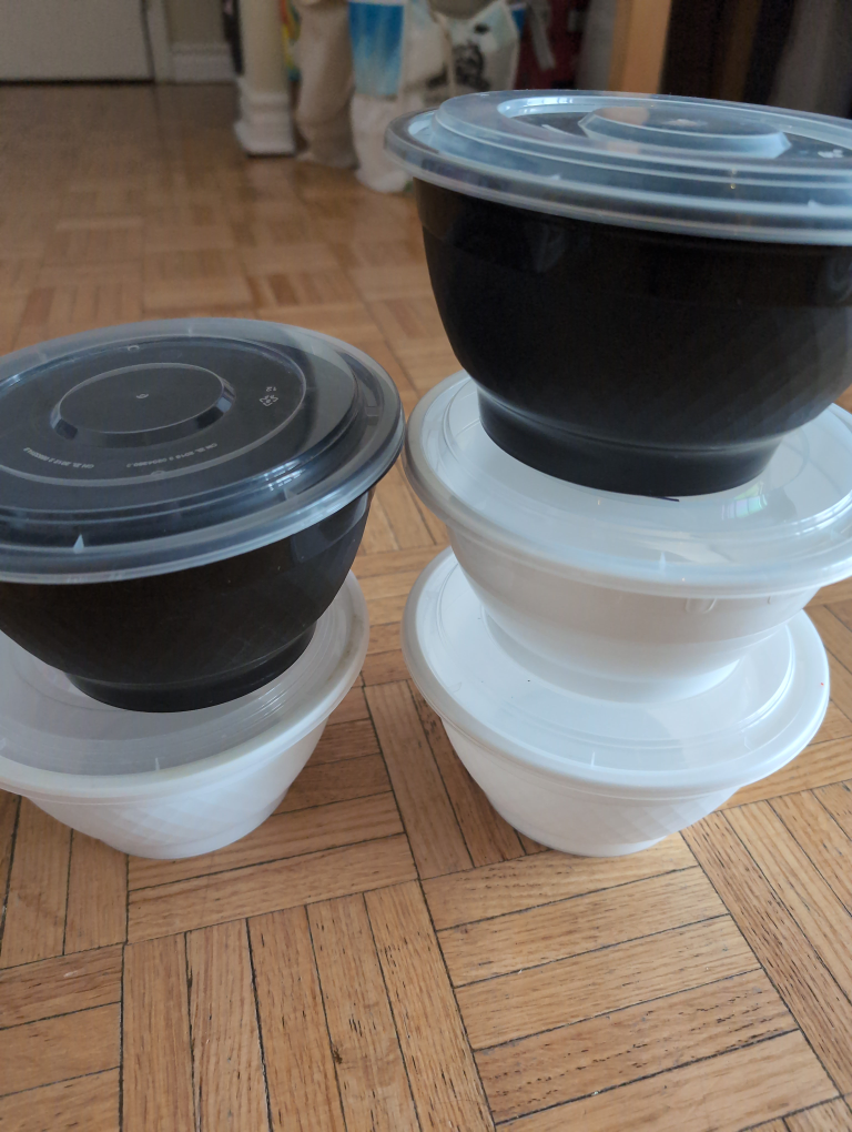 to go containers for food🧡