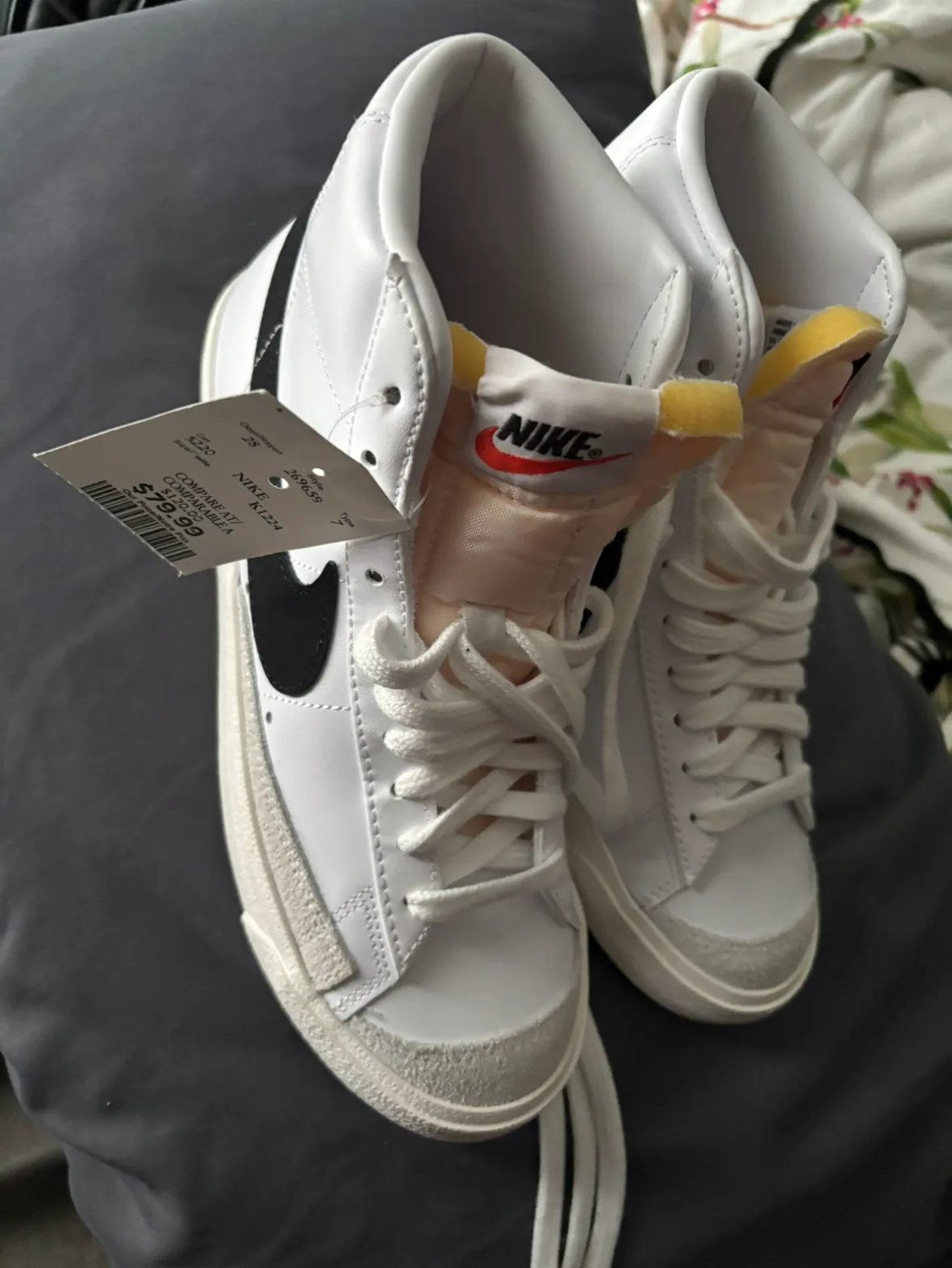 Nike shoes image indicator(6)