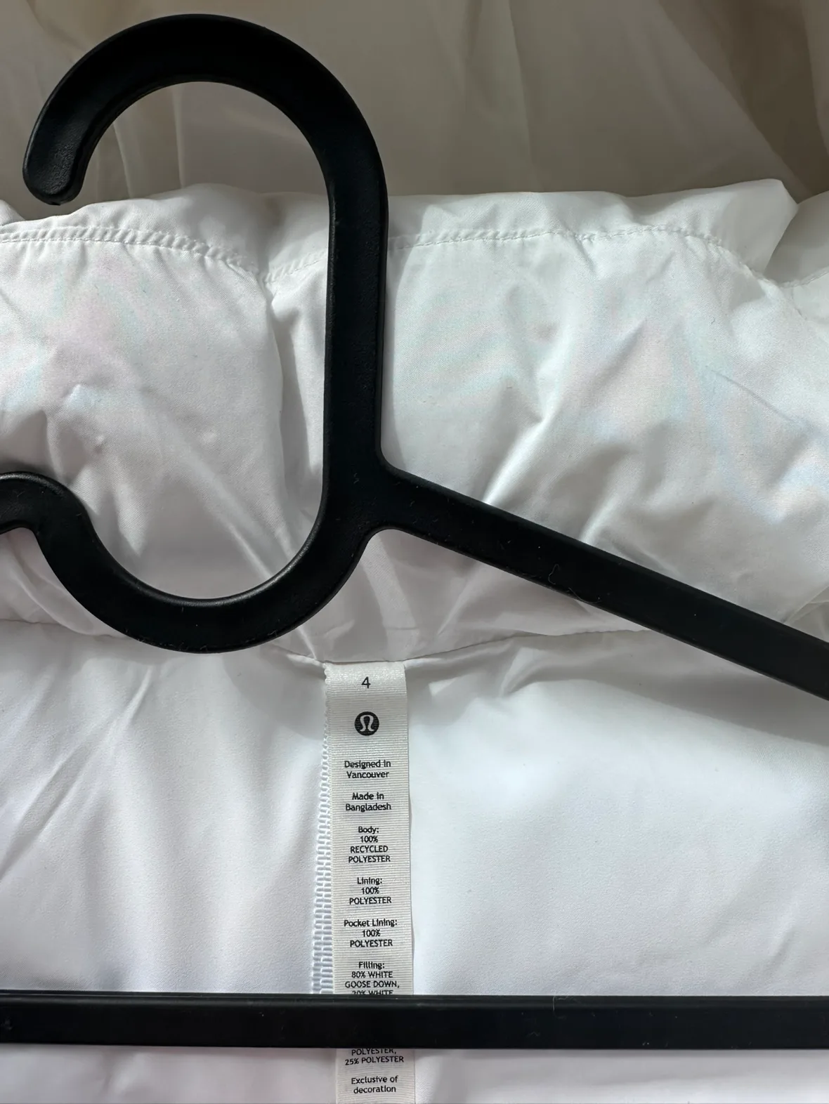 LIKE NEW Lululemon Women’s Wunder Puff Cropped Vest image indicator(4)