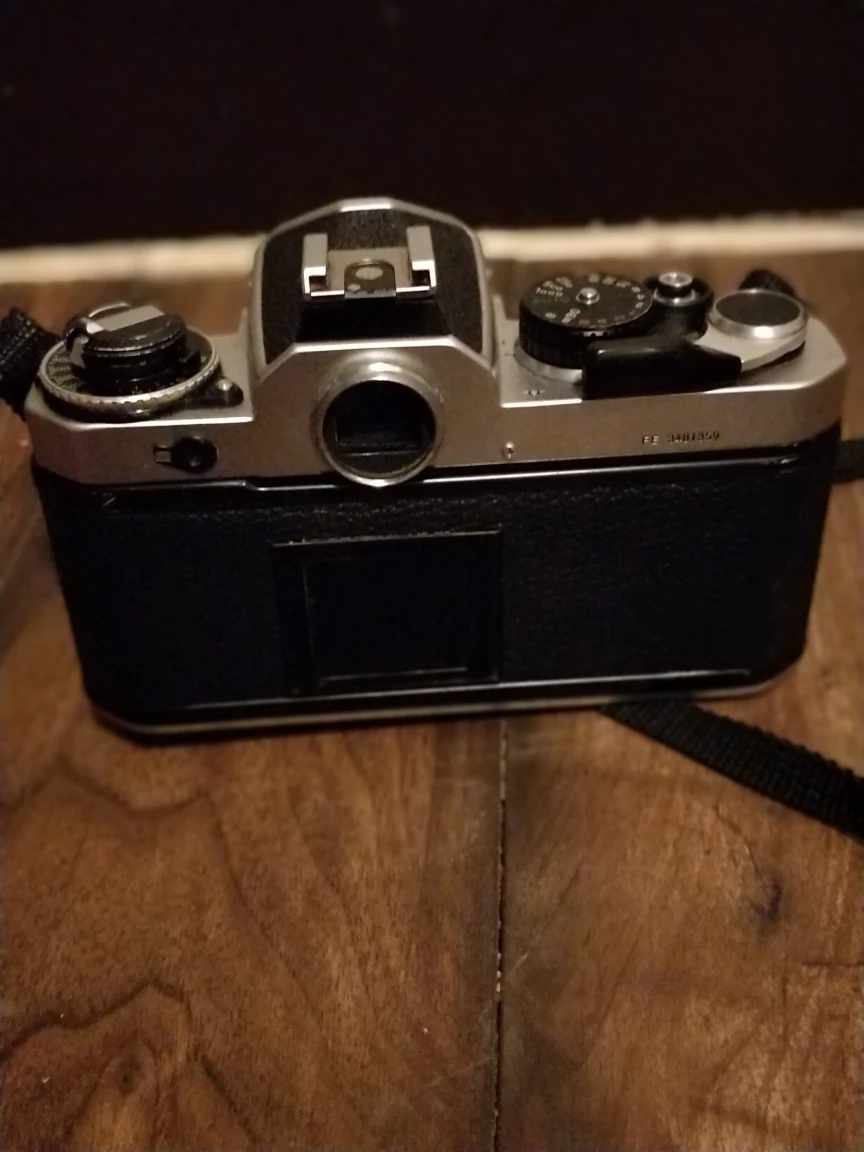 Vintage Nikon 35mm Film Camera with 50mm Lens - photo 2