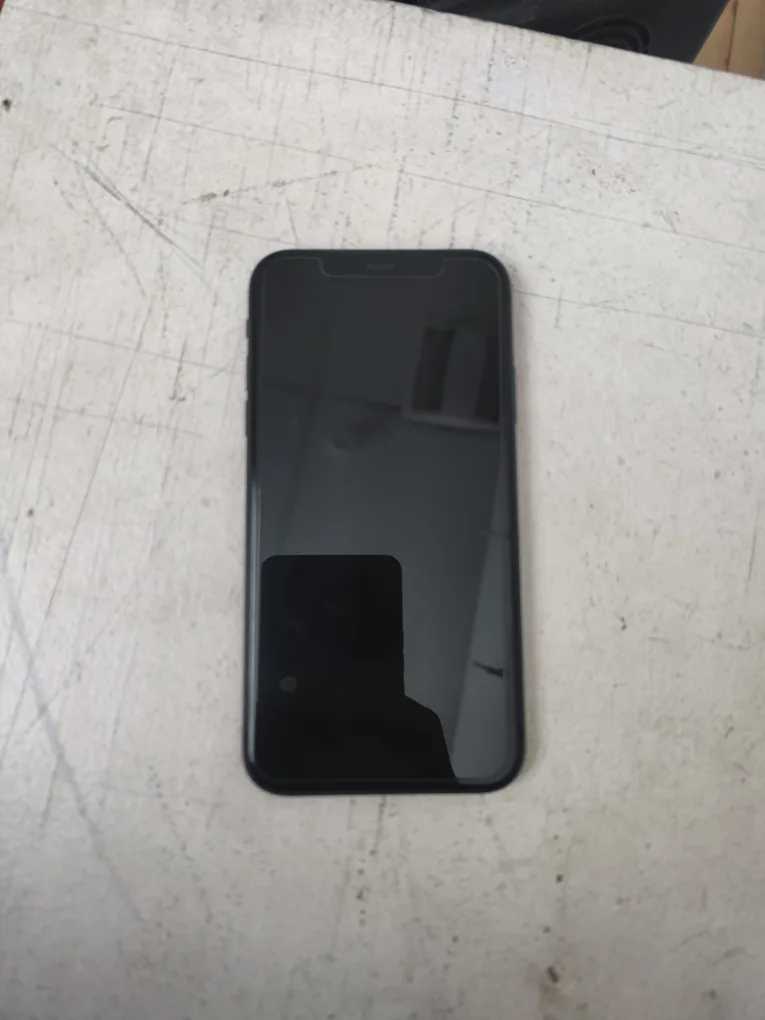 iPhone 11 - Black - Pre-owned thumbnail