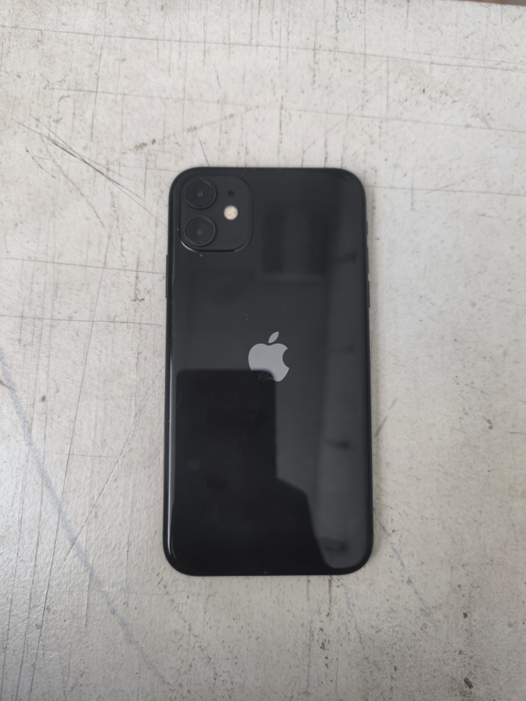 iPhone 11 - Black - Pre-owned - photo 2