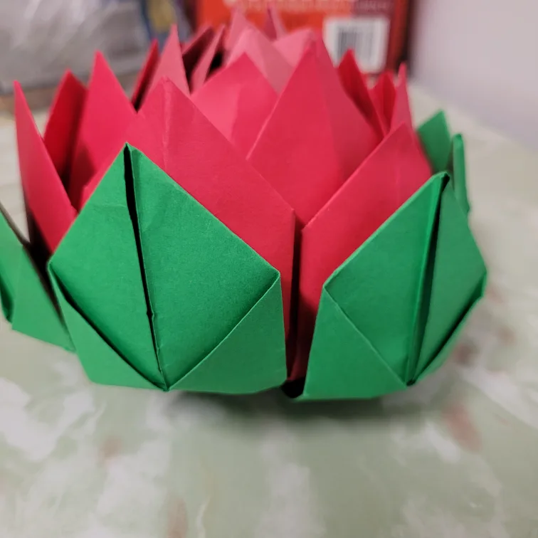 Handmade Origami Lotus Flower image indicator(3)