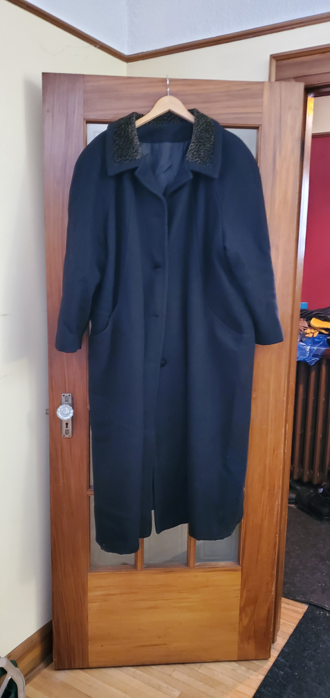 Women's 3X Long Black Coat with Leopard Print Collar - photo 2