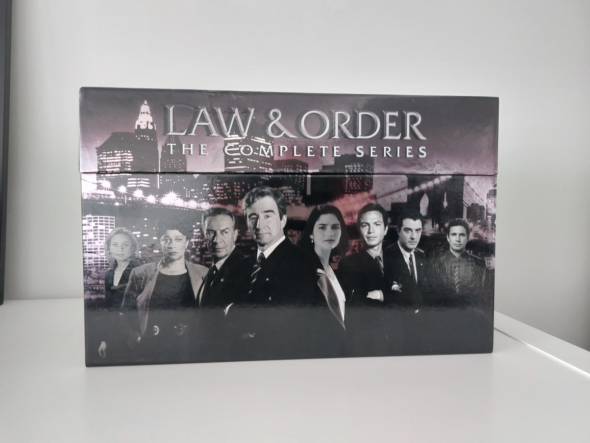 Law & Order complete 20 season series box set 🧡