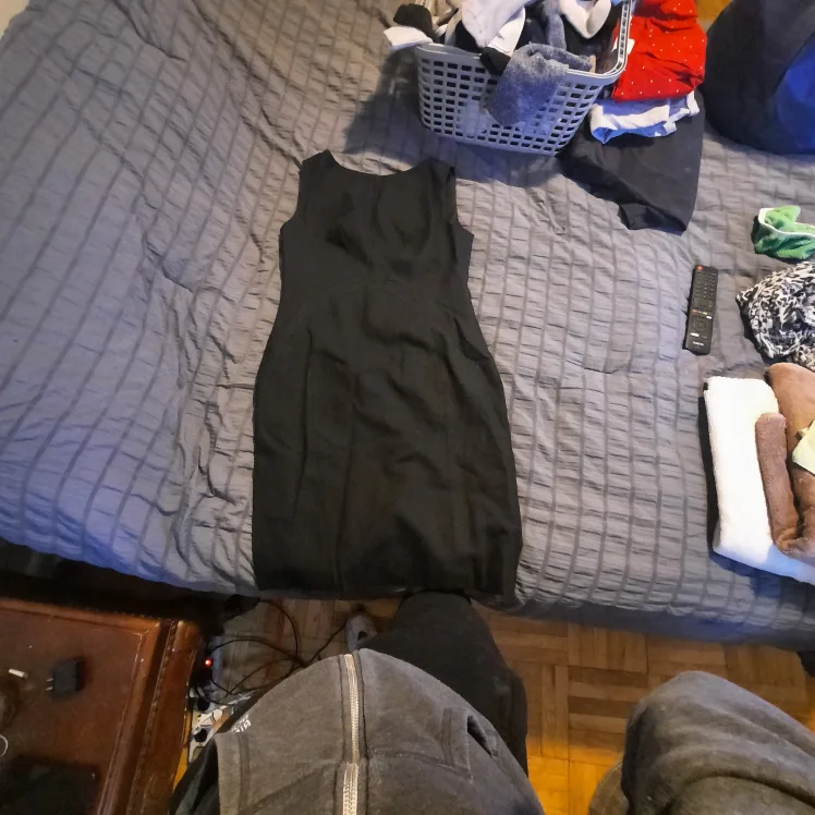 REISS Black Sleeveless Pencil Dress image indicator(2)