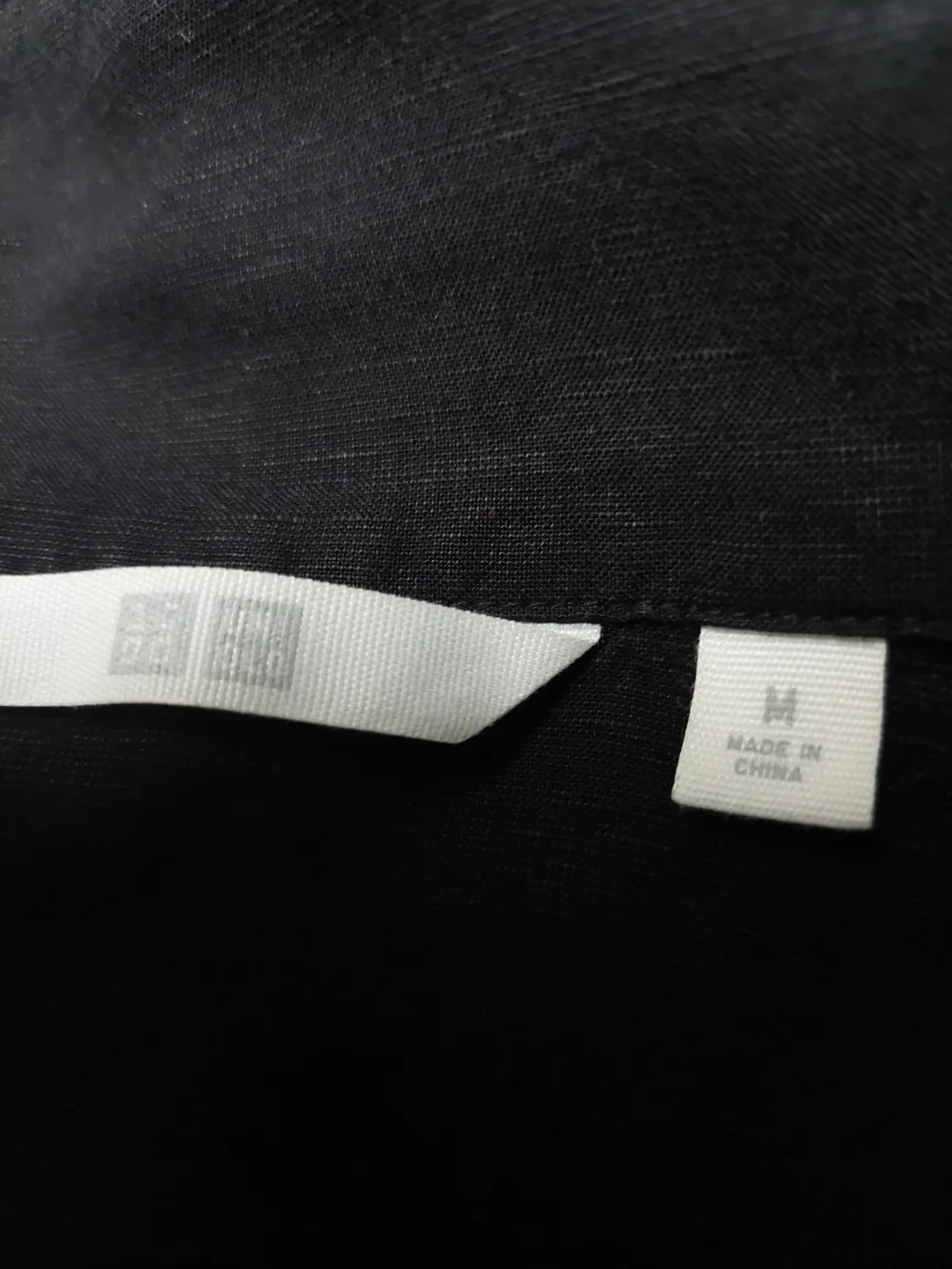 UNIQLO Women's Black Short Sleeve Button-Down Shirt - Size M image indicator(6)